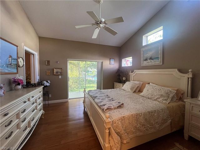 975 Partridge CIR 202, Naples, FL 34104
