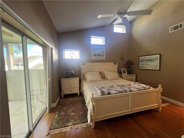 975 Partridge CIR 202, Naples, FL 34104