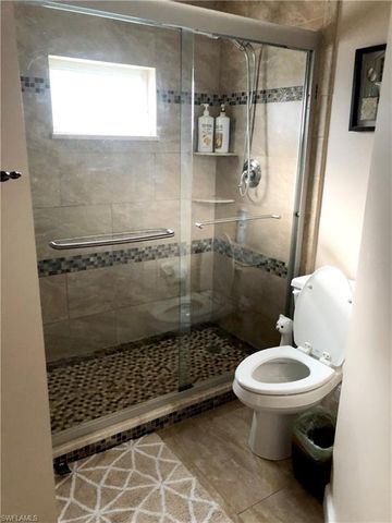 975 Partridge CIR 202, Naples, FL 34104