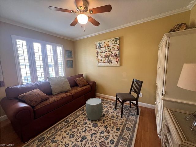 975 Partridge CIR 202, Naples, FL 34104