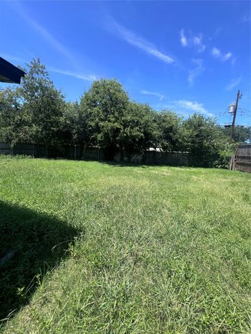 1927 Holcomb Road, Dallas, TX 75217