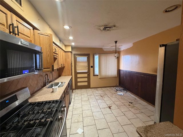 15 Bonnie Court, Spring Valley, NY 10977