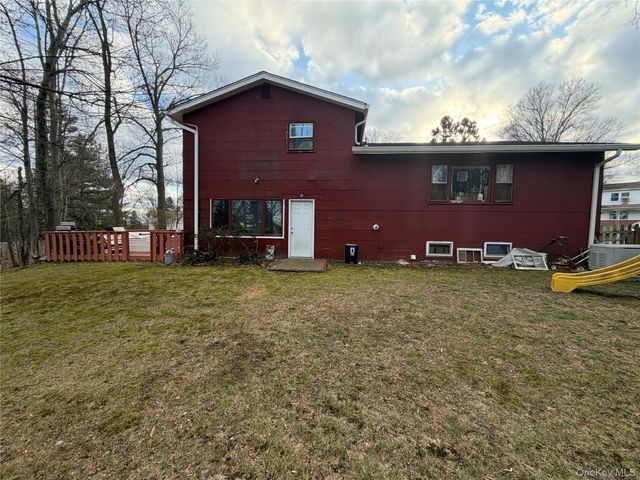 15 Bonnie Court, Spring Valley, NY 10977