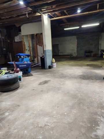 18811 Hayes Street, Detroit, MI 48205
