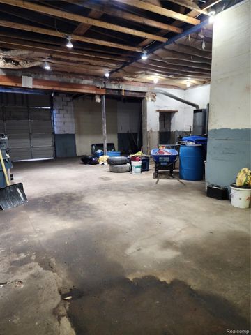 18811 Hayes Street, Detroit, MI 48205
