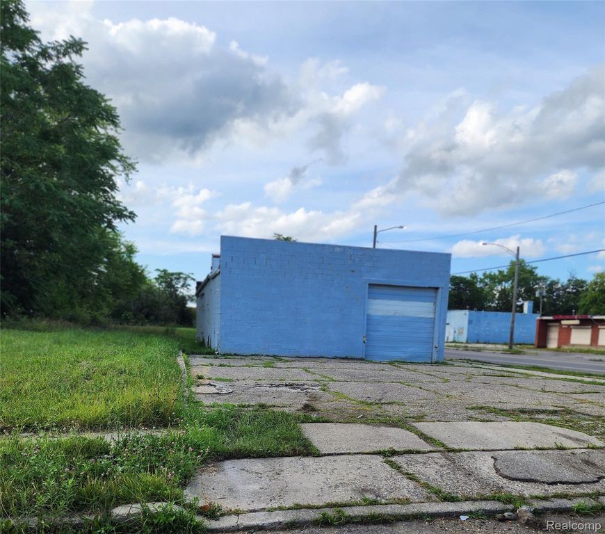 18811 Hayes Street, Detroit, MI 48205