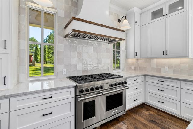 2512 Alta Mira Drive, Tyler, TX 75701