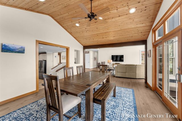 7 Circle Drive, Fruitport, MI 49415