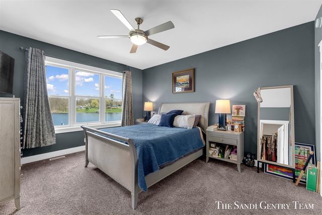 7 Circle Drive, Fruitport, MI 49415