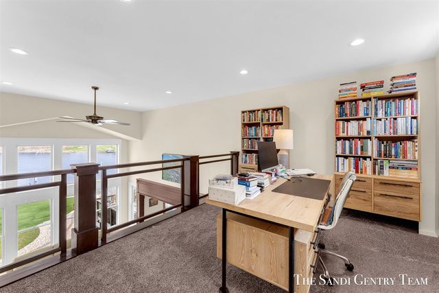 7 Circle Drive, Fruitport, MI 49415