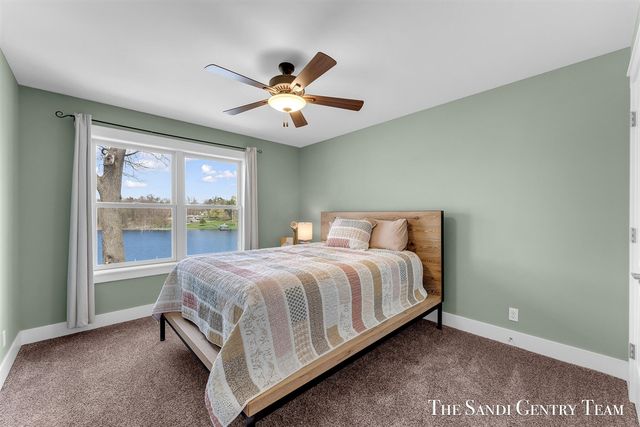 7 Circle Drive, Fruitport, MI 49415