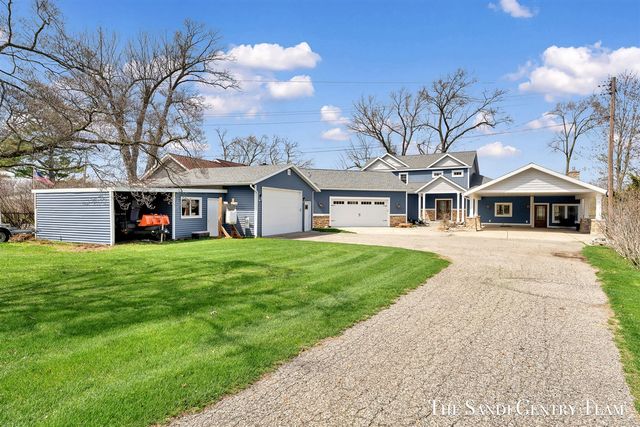 7 Circle Drive, Fruitport, MI 49415