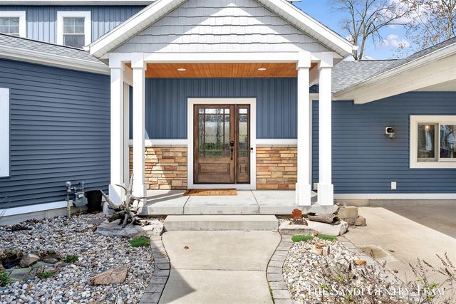 7 Circle Drive, Fruitport, MI 49415