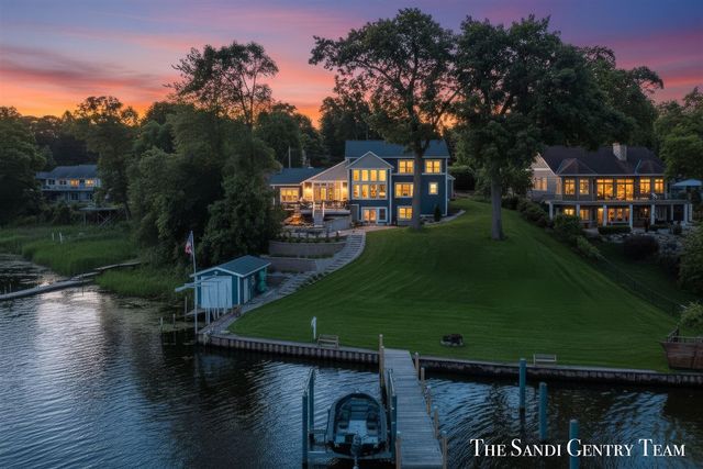 7 Circle Drive, Fruitport, MI 49415