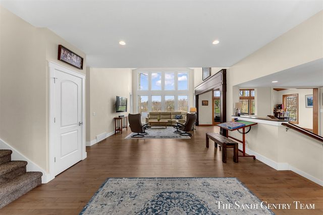 7 Circle Drive, Fruitport, MI 49415
