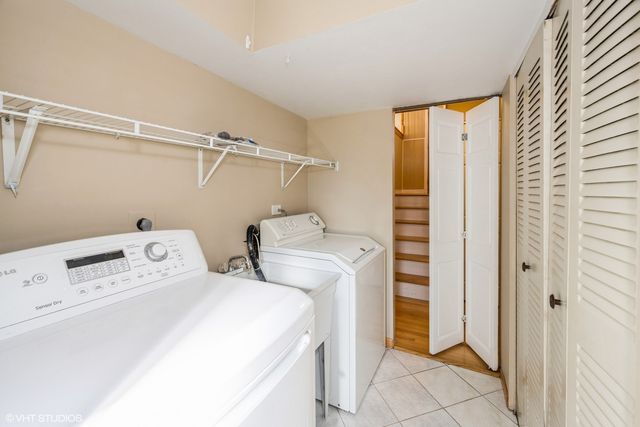 829 Pinehurst Lane, Schaumburg, IL 60193