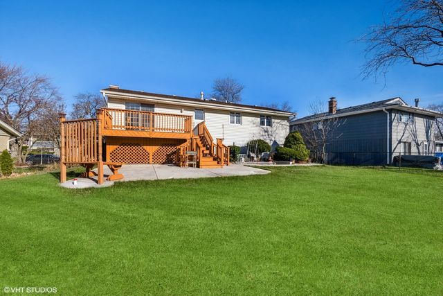 829 Pinehurst Lane, Schaumburg, IL 60193