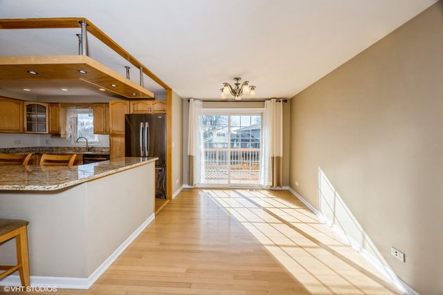 829 Pinehurst Lane, Schaumburg, IL 60193