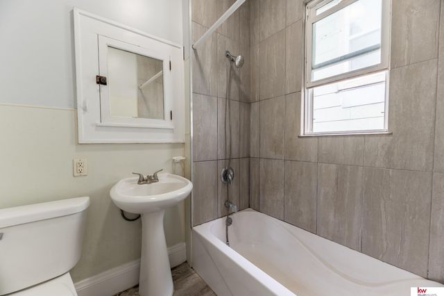 5237 S 21st Street, Omaha, NE 68107