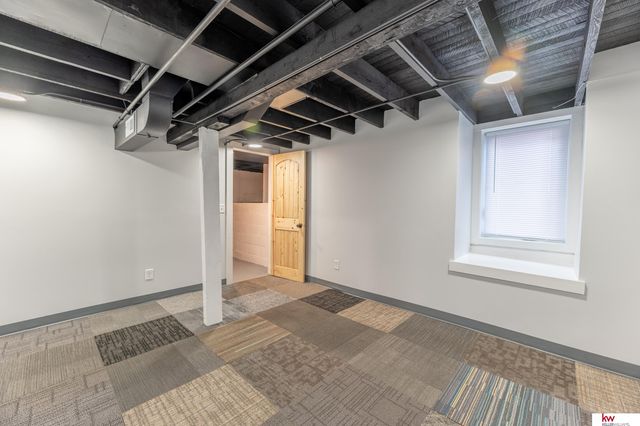 5237 S 21st Street, Omaha, NE 68107