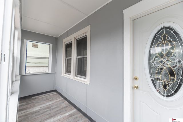 5237 S 21st Street, Omaha, NE 68107