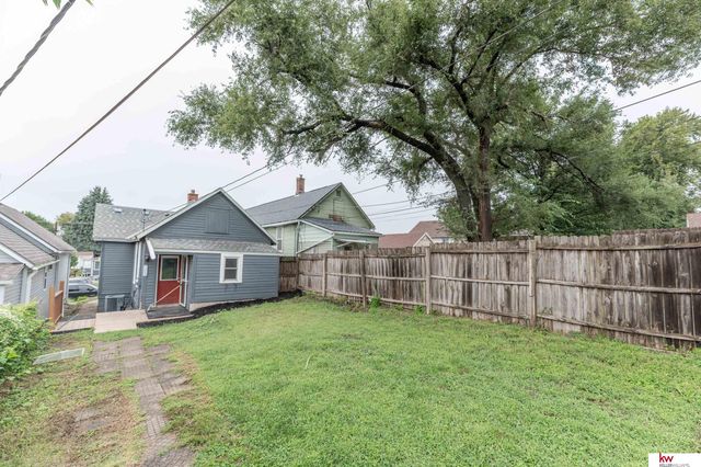 5237 S 21st Street, Omaha, NE 68107