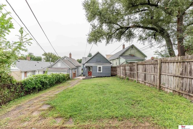 5237 S 21st Street, Omaha, NE 68107