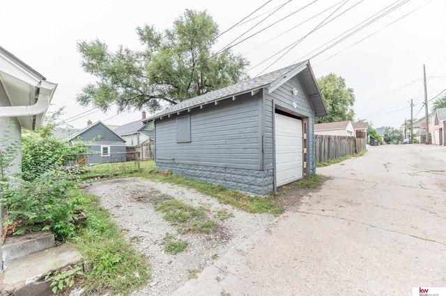5237 S 21st Street, Omaha, NE 68107