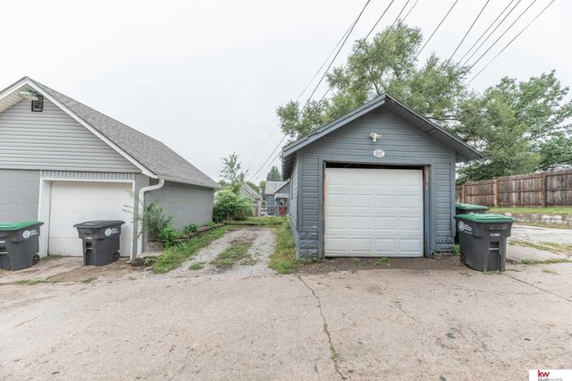 5237 S 21st Street, Omaha, NE 68107