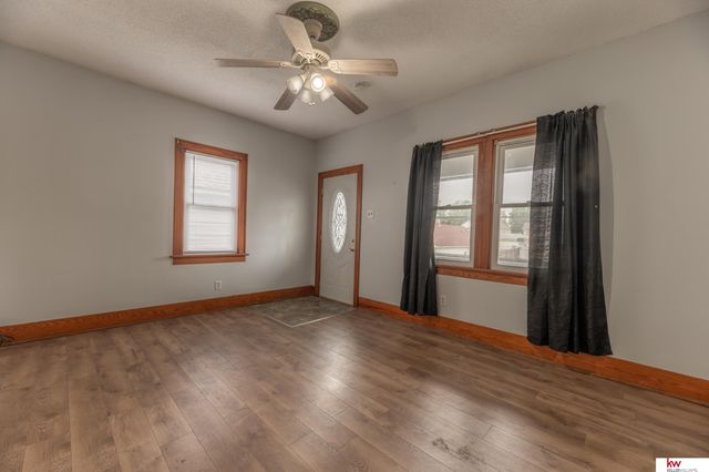 5237 S 21st Street, Omaha, NE 68107