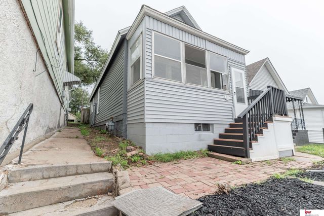 5237 S 21st Street, Omaha, NE 68107