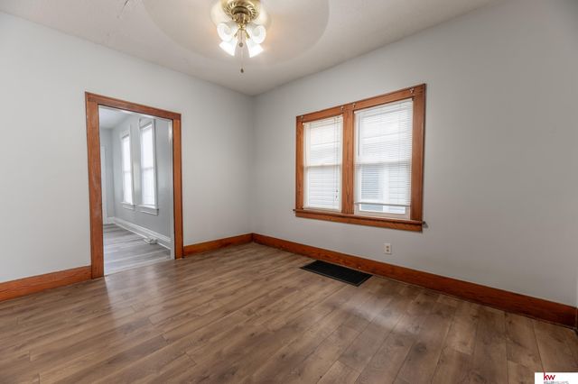 5237 S 21st Street, Omaha, NE 68107