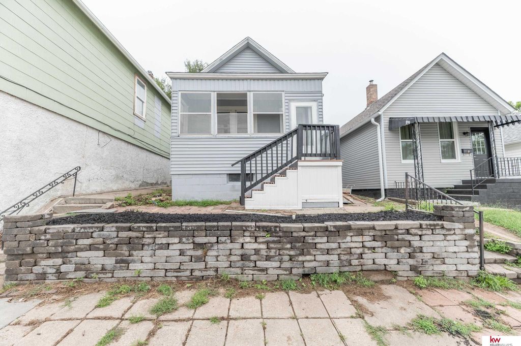 5237 S 21st Street, Omaha, NE 68107