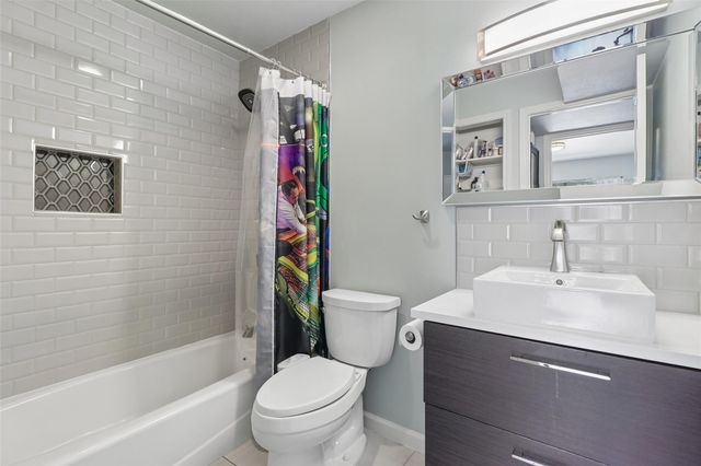 2450 Wickersham LN 302, Austin, TX 78741