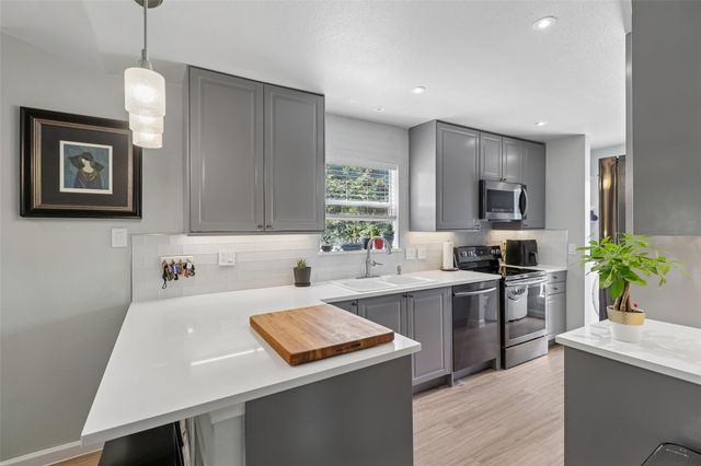 2450 Wickersham LN 302, Austin, TX 78741
