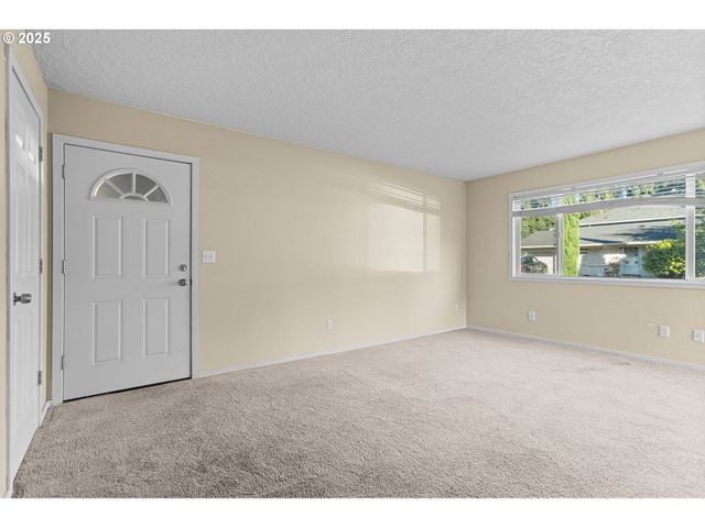 3313 E 17TH St, Vancouver, WA 98660