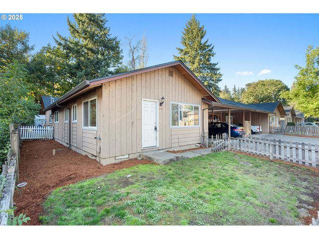 3313 E 17TH St, Vancouver, WA 98660