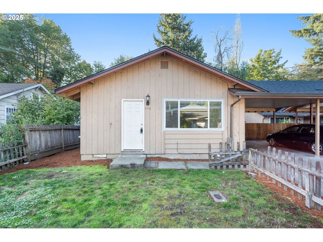 3313 E 17TH St, Vancouver, WA 98660