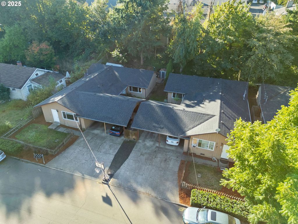 3313 E 17TH St, Vancouver, WA 98660