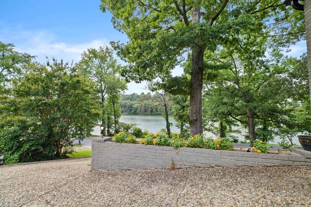 1912 Waterside Dr, North Little Rock, AR 72116