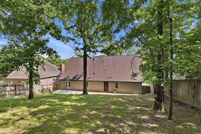 1912 Waterside Dr, North Little Rock, AR 72116