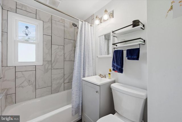 702 HOOD RD, Swarthmore, PA 19081