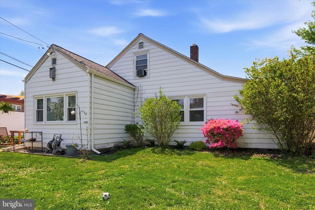 702 HOOD RD, Swarthmore, PA 19081