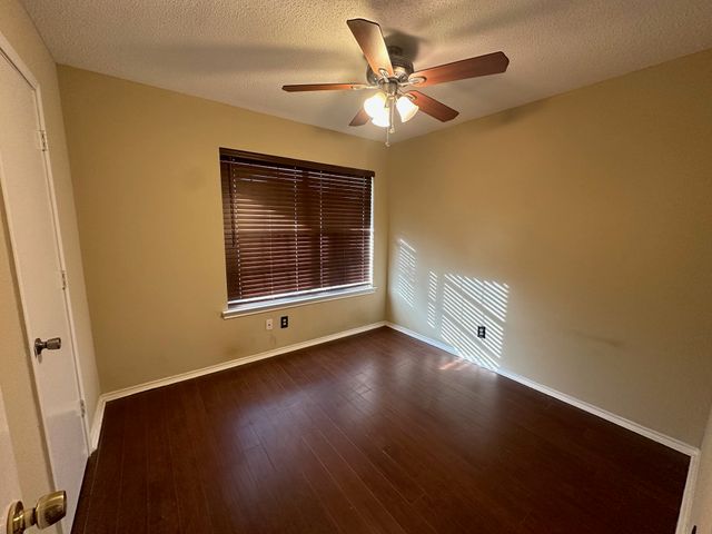 200 Brook Circle, Krum, TX 76249