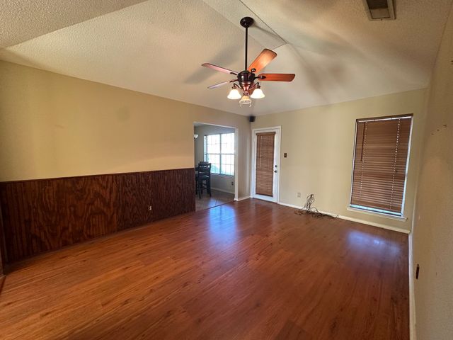 200 Brook Circle, Krum, TX 76249