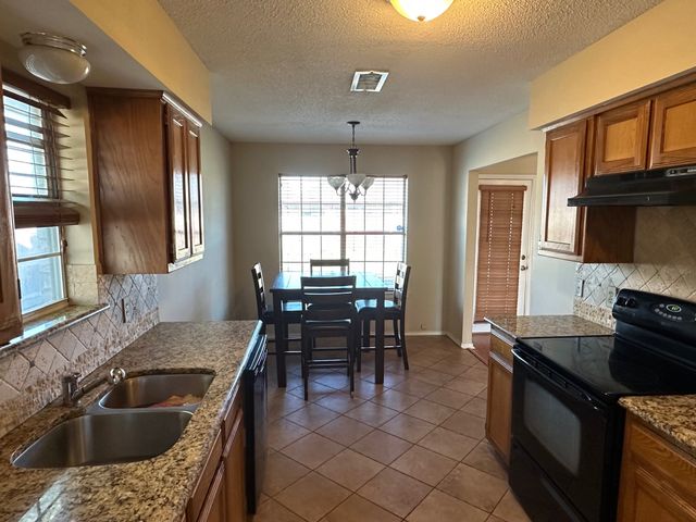 200 Brook Circle, Krum, TX 76249