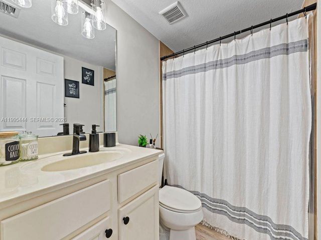 22441 SW 88th Pl 202-5, Cutler Bay, FL 33190