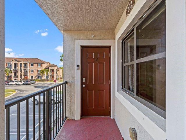 22441 SW 88th Pl 202-5, Cutler Bay, FL 33190