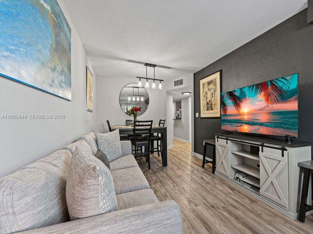 22441 SW 88th Pl 202-5, Cutler Bay, FL 33190