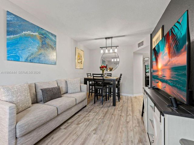 22441 SW 88th Pl 202-5, Cutler Bay, FL 33190